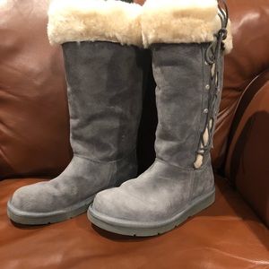 Ugg lace up gray shearling fur boots Sz 7